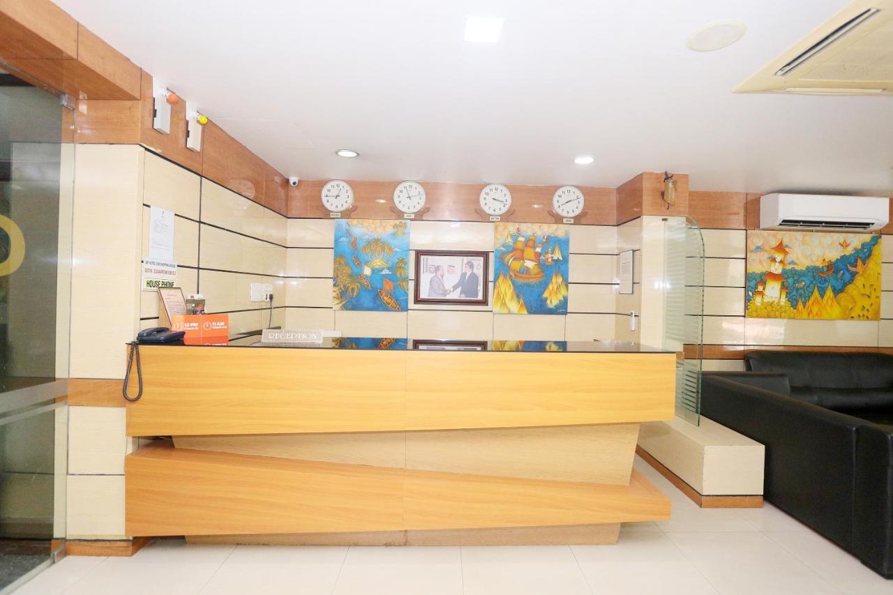 Capital O 45944 Club 7 Hotel Tiruvalla Exterior photo